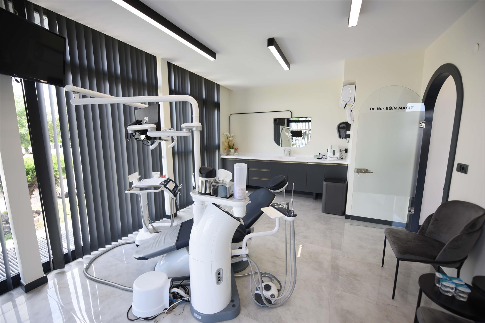 Parladent Uzman Diş Doktorları ve Yeni Nesil Cihaz Teknolojileri ile Sizi Sağlığınızla Buluştuyor 